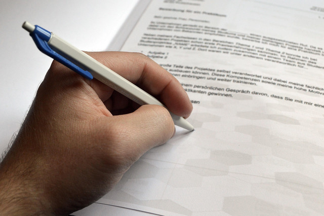 Ilustrasi memahami contoh surat lamaran kerja di PT yang profesional. Foto: Pixabay