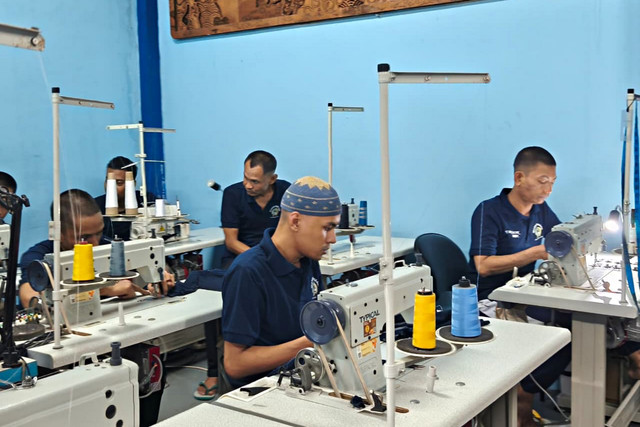 Aktivitas warga binaan di Lapas Narkotika Kelas IIA Jakarta, Kamis (21/5/2026). Foto: Aditya Nugraha/kumparan