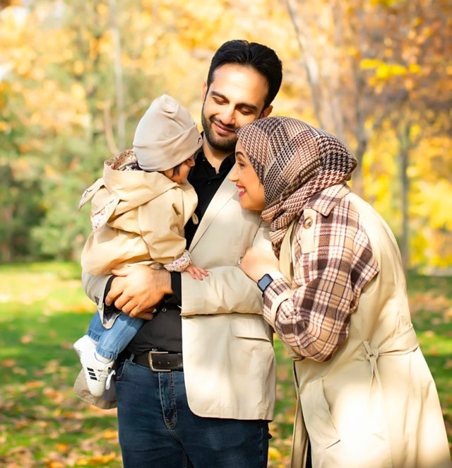 Ilustrasi pendidikan anak dengan kasih sayang orang tua sejak dini. Foto: Asal Mshk/Unsplash