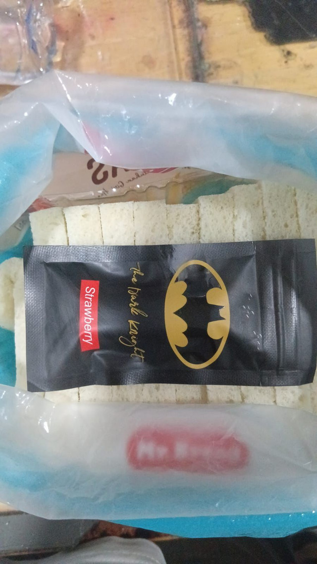 Barang bukti oknum ASN Pemprov Sumut yang diselipkan dalam roti tawar. Foto: Dok. Polrestabes Medan