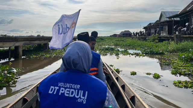Tim DT Peduli Sumatera Selatan Lakukan Survei Wilayah Distribusi Qurban yakni menuju Dusun 3 Harimau Tandang Laut, Ogan Ilir (Sumber : DT Peduli)