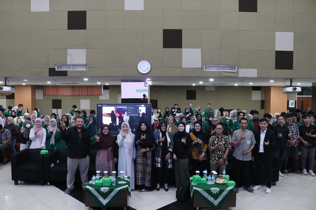 Narasumber dari AFSI dan BSI dalam Seminar Edukasi Investasi Keuangan FEB Uhamka. Dokumentasi Uhamka