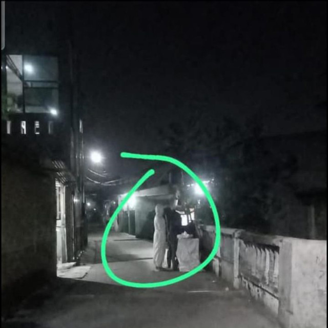 Dugaan teror 'pocong' yang terjadi di Poris Jaya, Batu Ceper, Kota Tangerang. Foto: Dok. Istimewa