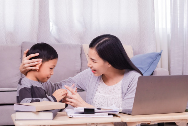 Ilustrasi pola asuh ibu. Foto: Simplylove/Shutterstock