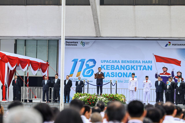 Direktur Manajemen Risiko PT Pertamina (Persero), Ahmad Siddik Badruddin, menjadi pembina upacara pada peringatan Hari Kebangkitan Nasional (Harkitnas) ke-118 di Gedung Kantor Pusat Pertamina, Jakarta, Rabu (20/5). Foto: Dok. Pertamina
