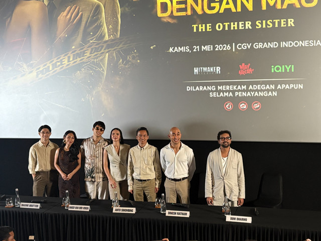Para cast, sutradara, hingga produser film Bercinta dengan Maut, dengan Maut yang digelar di Jakarta pada Kamis (21/5/2026). Foto: Gitario Vista Inasis/kumparan