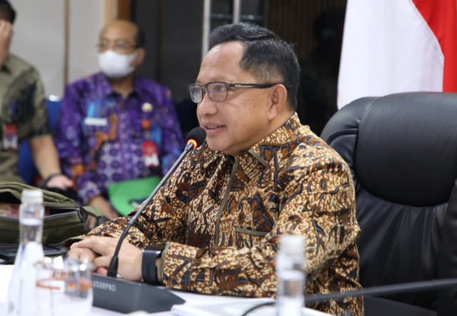 Mendagri Tito Karnavian minta Pemda di Sumatra segera realisasikan tambahan TKD Rp10,6 triliun untuk penanganan bencana, Kamis (21/5/2026). Foto: Dok. Kemendagri