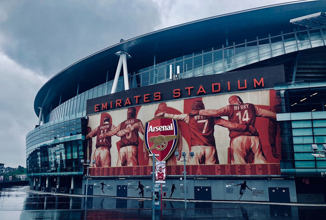 ilustrasi arsenal parade juara liga inggris. Unsplash/whoisdenilo