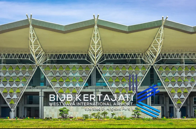 “Bandara Kertajati yang dulu dipertanyakan masa depannya, kini masuk pusaran geopolitik dunia. Dari bandara sepi menuju pusat MRO Hercules Asia, harapan dan kekhawatiran berjalan bersamaan.” ( foto di ambil dari map local  Guide  budhi dharma )