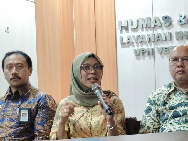 Ketua Satgas PPKPT UPNVY Dr. Iva Rachmawati, M.Si, di kantornya, Jumat (22/5/2026). Foto: Arfiansyah Panji Purnandaru/kumparan