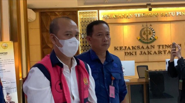 Kejaksaan Tinggi Jakarta menahan 3 tersangka kasus dugaan korupsi di lingkungan Kementerian PU. Foto: Dok. Kejati Jakarta