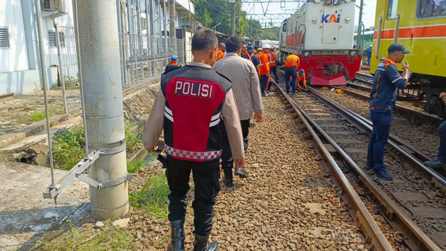 KA yang anjlok di Stasiun Pasar Senen, Jakarta Pusat. Foto: Dok. Polres Jakpus