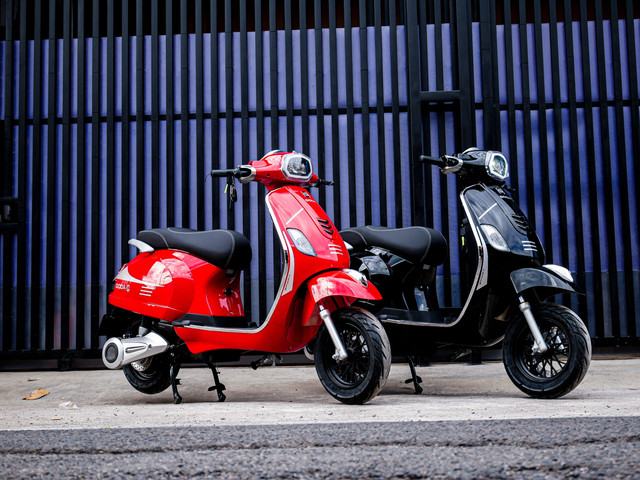 Motor listrik di Indonesia yang desainnya mirip Vespa. Foto: Bortolomeus Abdi W/Shutterstock