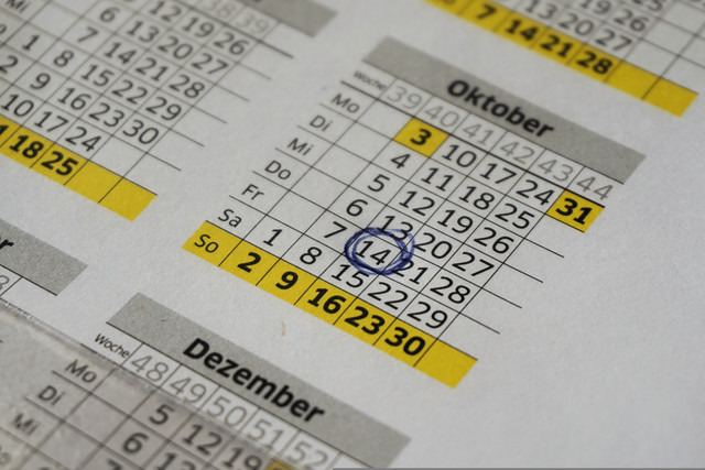 Kalender membantu manusia menata waktu, sementara kalender Jawa menyimpan lapisan pasaran, weton, dan ingatan budaya. Foto: Pixabay