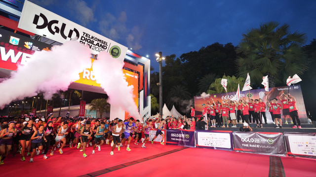 Peserta Telkomsel Digiland Run 2026 mulai berlari di kawasan Gelora Bung Karno, Jakarta, pada 17 Mei 2026. Foto: Telkomsel