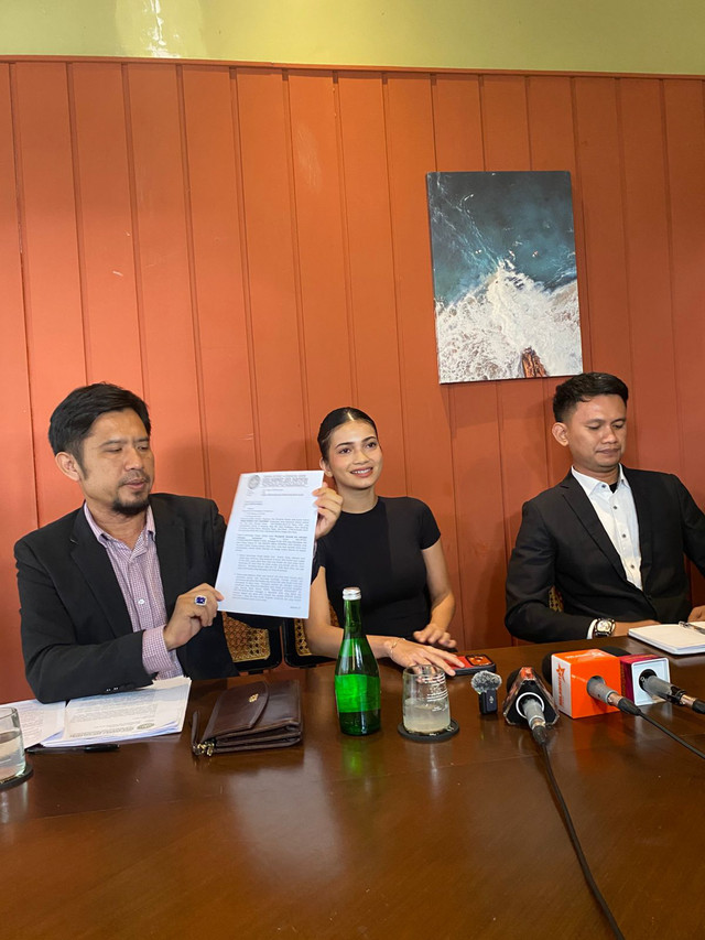 Konferensi pers Ratu Sofya di kawasan Cilandak, Jakarta Selatan, Sabtu (23/5/2026). Foto: Dok. Istimewa