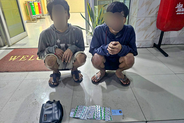 Polres Metro Jakarta Pusat mengamankan sejumlah pemuda yang diduga akan melakukan tawuran dan membawa obat keras ilegal saat patroli pada Minggu (24/5/2026). Foto: Dok. Polres Metro Jakarta Pusat