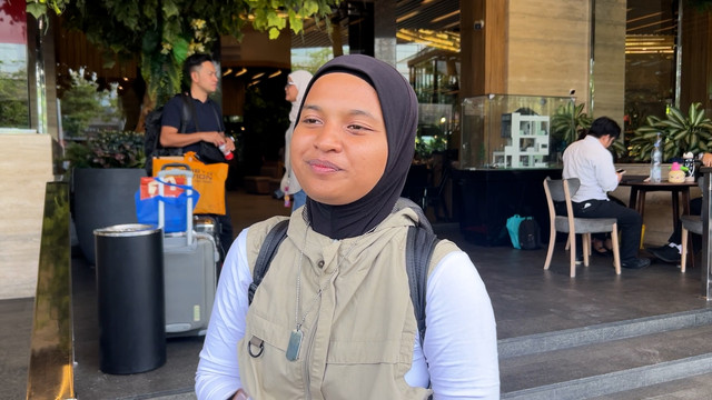 Baayah (22 tahun), mahasiswa Universiti Teknologi MARA (UiTM) Malaysia saat melancong ke Indonesia. Foto: Rama Adi Saputra/kumparan