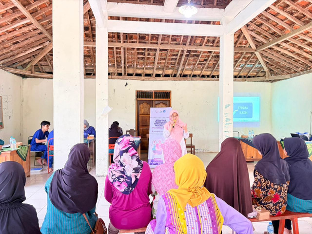 Dosen FKIK UMY Bekali PKK Ngawis Gunungkidul Hadapi Masa Menopause