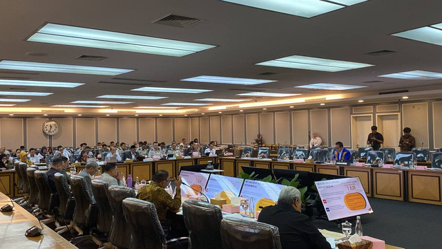 Suasana rapat Komisi XIII dengan Dirjen Imigrasi hingga Komnas HAM, membahas TPPO di DPR, Senin (25/5/2026). Foto: Abid Raihan/kumparan