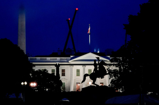 Gedung Putih setelah insiden penembakan yang terjadi di dekatnya di Washington, D.C., Amerika Serikat, Sabtu (23/5/2026). Foto: Nathan Howard/REUTERS