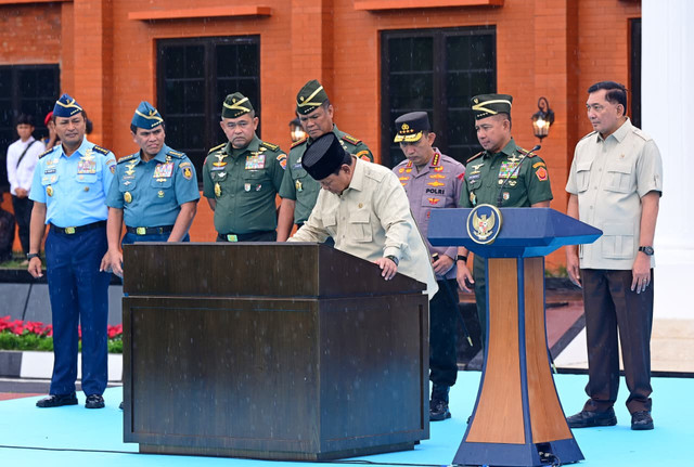 Presiden Prabowo Subianto meresmikan renovasi Museum dan Perpustakaan Sekolah Staf dan Komando Angkatan Darat (Seskoad) di Kota Bandung, Provinsi Jawa Barat, pada Senin (25/5/2026). Foto: Muchlis Jr/Biro Pers Sekretariat Presiden
