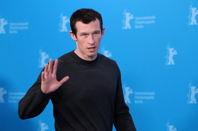 Aktor Inggris Callum Turner menghadiri pemutaran film "Rosebush Pruning" yang dipresentasikan dalam kompetisi di Berlinale ke-76 di Berlin, Jerman pada 14 Februari 2026.
