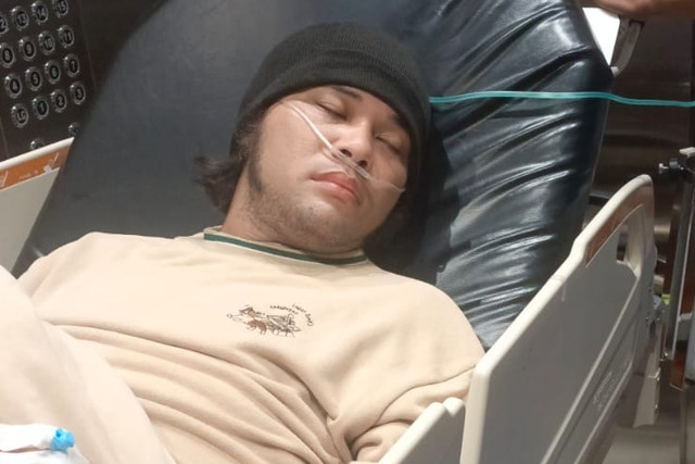 Calvin Dores dilarikan ke rumah sakit karena serangan jantung.
 Foto: Dok. Istimewa