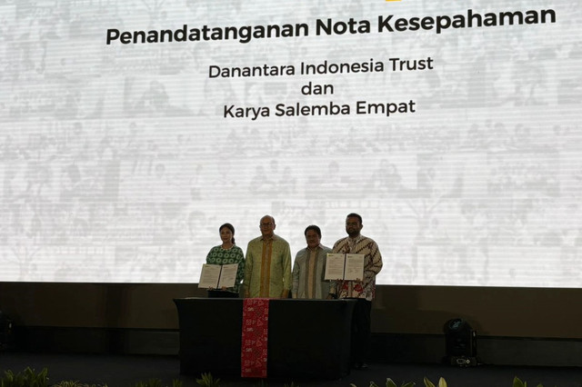 CEO Danantara Rosan Roeslani dalam penandatanganan nota kesepahaman Danantara Indonesia Trust dengan sejumlah mitra, Senin (25/5/2026). Foto: Ave Airiza Gunanto/kumparan