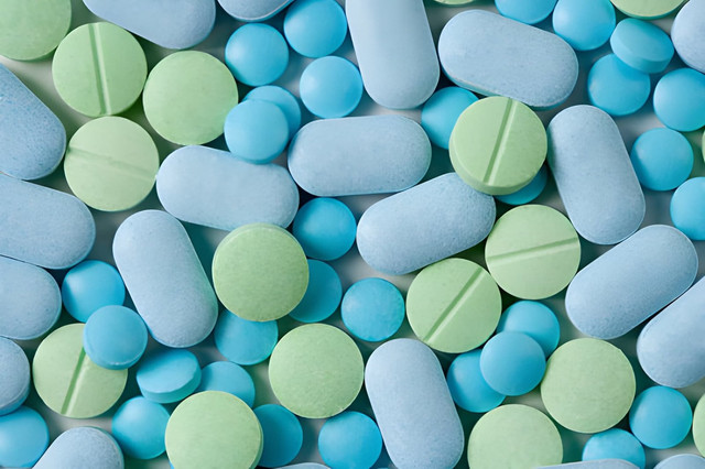 Ilustrasi tablet obat. Foto: ShutterWorx/IStockphoto