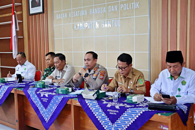 Pertemuan stakeholder terkait membahas kasus dugaan pembubaran ibadah jemaat Gereja Misi Sejahtera (GMS) oleh sekelompok massa di daerah Glugo, Panggungharjo, Sewon, Kabupaten Bantul, DIY. Foto: Dok. Polda DIY