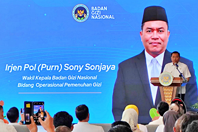 Wakil Kepala BGN, Sony Sonjaya, meluncurkan aplikasi reviu pelaksanaan MBG di Kantor BGN, Jakarta, Selasa (26/5/2026). Foto: Jonathan Devin/kumparan