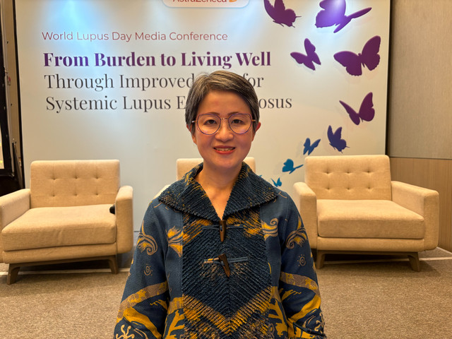 Dokter Spesialis Penyakit Dalam Konsultan Reumatologi, dr. Sandra Sinthya Langow, SpPD-KR dalam acara Hari Lupus Sedunia bersama AstraZeneca Indonesia di Jakarta Selatan, Selasa (26/5/2026). Foto: Eka Nurjanah/kumparan