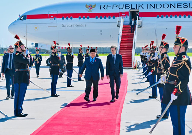 Presiden Republik Indonesia, Prabowo Subianto, tiba di Bandara Orly, Paris, Republik Prancis, pada Selasa (26/5/2026). Foto: Laily Rachev/Biro Pers Sekretariat Presiden