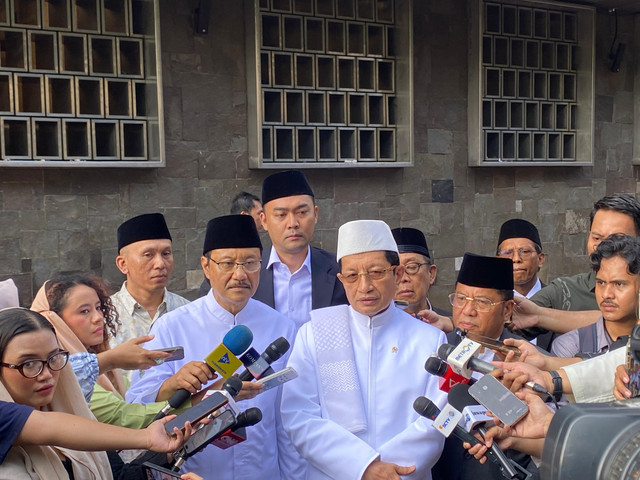 Nasaruddin Umar, Menag bersama Gus Ipul, Mensos usai Salat Idul Adha di Masjid Istiqlal, Jakarta, Rabu (27/5/2026). Foto: Aditya Nugraha/kumparan