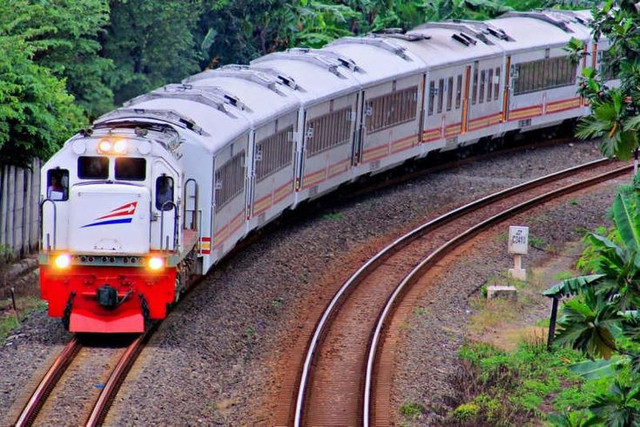 Gambar Kereta Api Indonesia. Foto : Shutter Stock (Olehkabar)