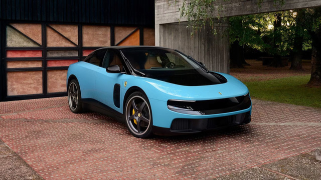 Wujud mobil listrik Ferrari Luce yang debut global. Foto: Dok. Ferrari 