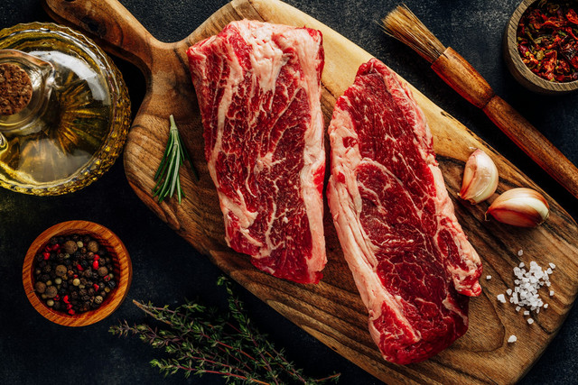 Ilustrasi daging sapi. foto: Unsplash
