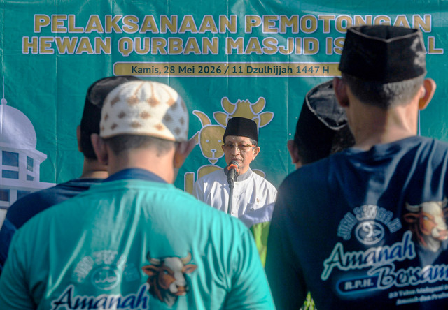 Menteri Agama Nasaruddin Umar menyampaikan pidatonya sebelum penyembelihan hewan kurban di Masjid Istiqlal, Jakarta, Kamis (28/5/2026). Foto: Muhammad Adimaja/ANTARA FOTO