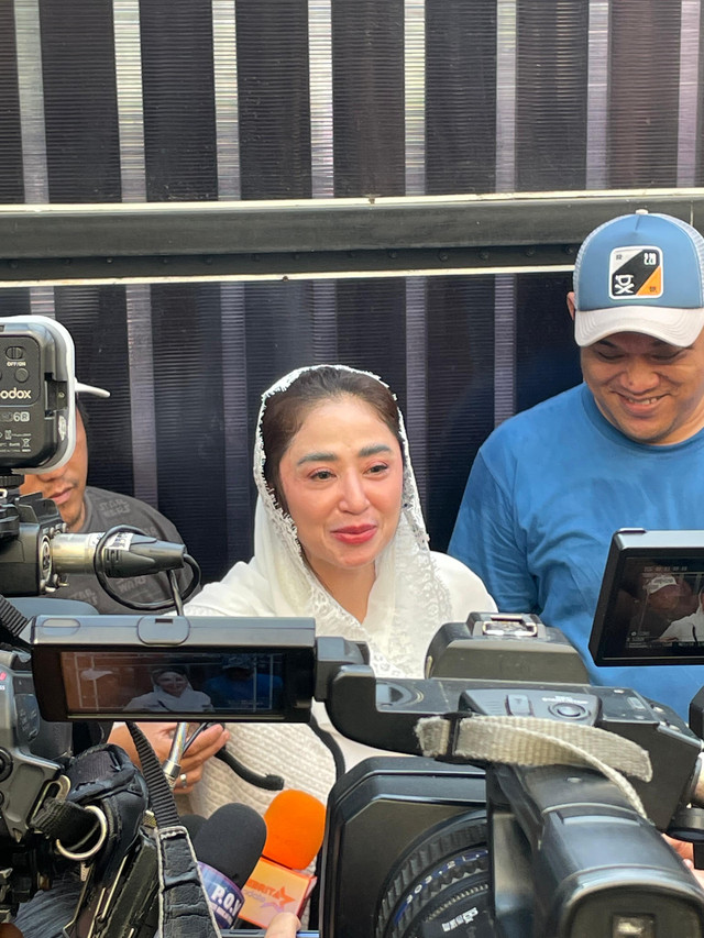 Dewi Perssik kurban 12 sapi di Idul Adha tahun ini. Dok: Istimewa
