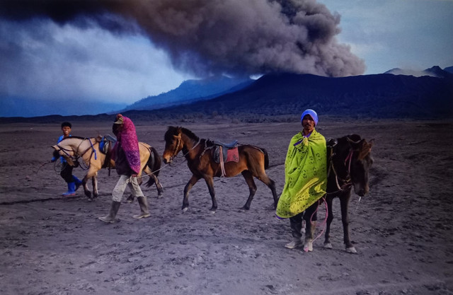 Dideket gunung berapi berasap.Foto:Vincent Tan/Pexels