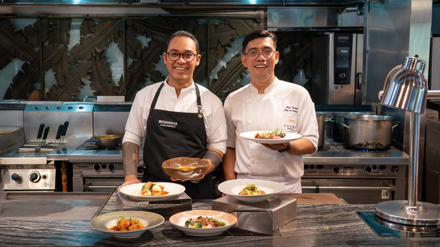 Chef Theo Setyo and Chef Arif Surya Priyanto. Foto: dok. Padma Resort Legian.