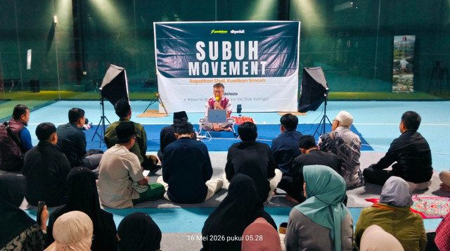 Kajian MQ Pagi bersama Dr. dr. H. Asep Hermana, Sp.B., FINACS,. MM. di Lapang Padelazo, Purwawinangun, Kuningan (Sumber : DT Peduli)