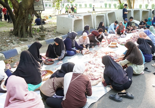 Kurban di Masjid UMS Jadi Wujud Kepedulian Sosial Kampus
