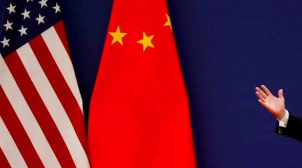 Ilustrasi bendera Amerika Serikat dan China. Foto: Reuters/Damir Sagolj/ Kumparan.