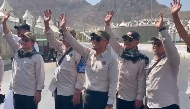 Wamenhaj melepas keberangkatan jemaah kloter terakhir dari Mina menuju Makkah. Foto: Dok. MCH 2026