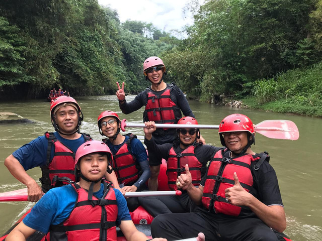 senyum kebersamaan kunci kesolidan tim, foto dokumentasi pribadi akmal.