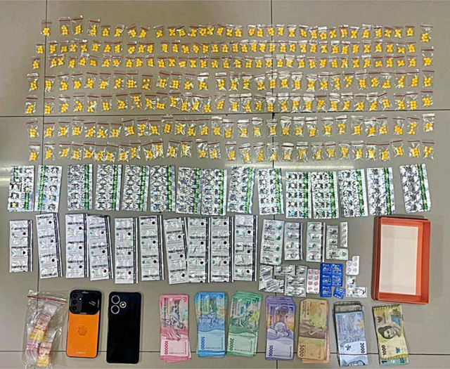 Polisi menangkap pengedar obat keras di Juanda, Jakarta Pusat. Foto: Dok. Istimewa