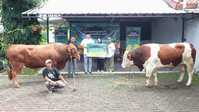 Telkomsel Salurkan Hewan Kurban Idul Adha 1447 H. Telkomsel kembali menyalurkan bantuan hewan kurban momen Hari Raya Idul Adha 1447 Hijriah kepada masyarakat di berbagai wilayah Indonesia. Melalui program CSR Sambungkan Senyuman yang menjadi komitmen berkelanjutan Telkomsel dalam menghadirkan dampak sosial yang nyata (27/5).