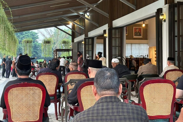 Suasana rumah duka Menteri Pertahanan (Menhan) periode 2014-2019 Jenderal TNI (Purn) Ryamizard Ryacudu di Perumahan Puri Wira Bhakti, Cikeas, Bogor, Minggu (31/5/2026). Foto: Nauval Pratama/kumparan